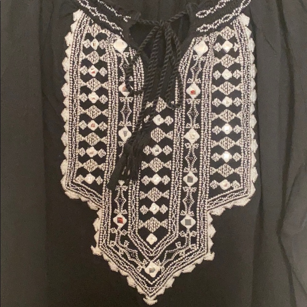 JM Collection Embroidered Top - Picture 2 of 7